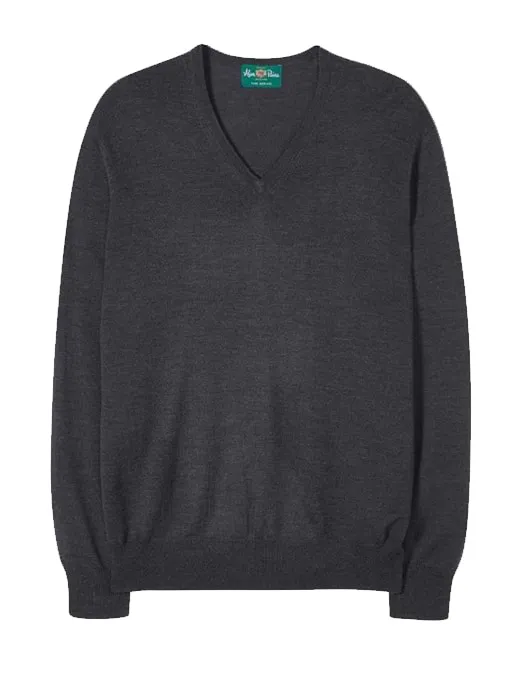 Alan Paine Men's Millbreck Merino Wool Jumper Charcoal | Griggs