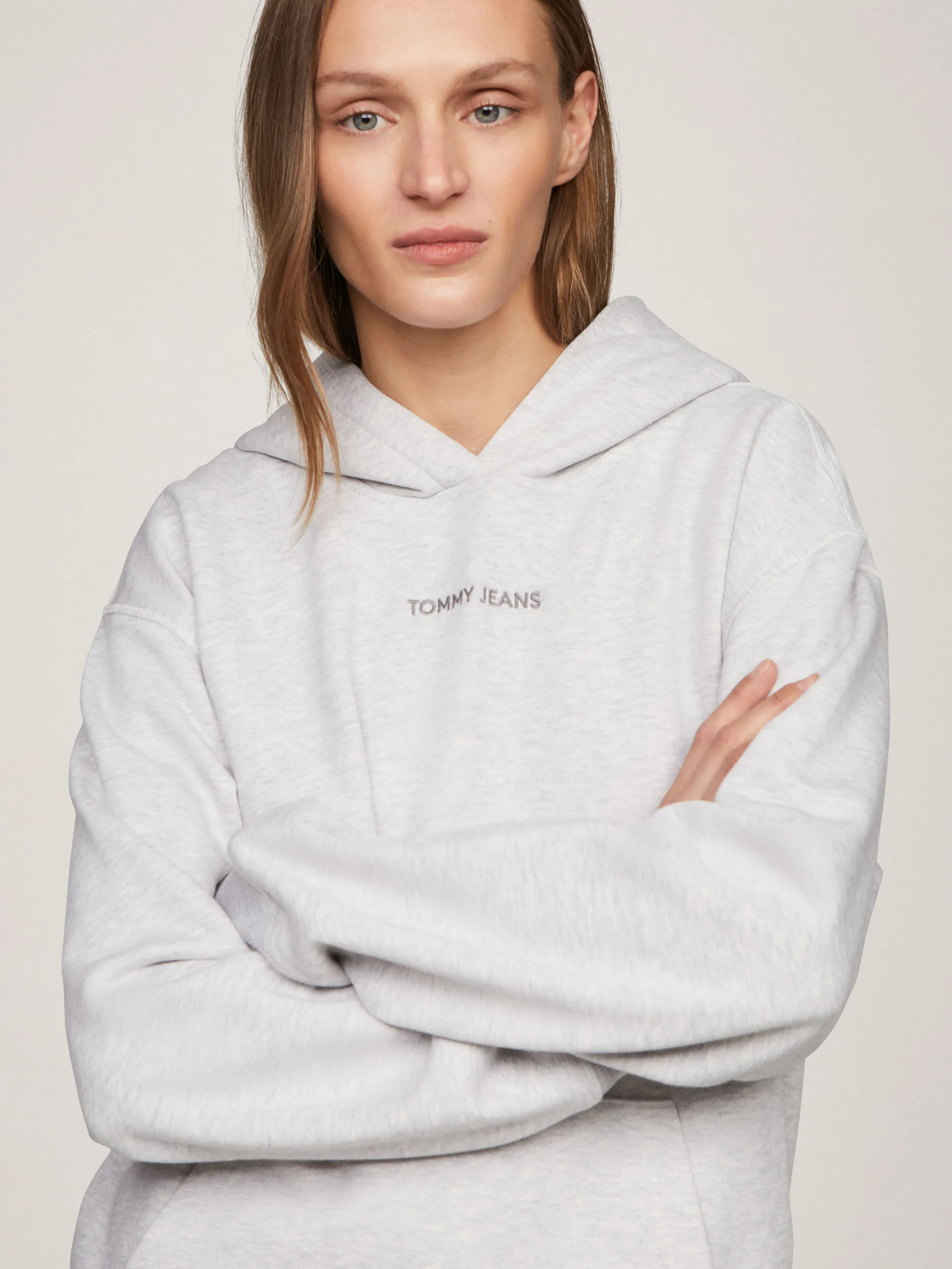 Classics Logo Relaxed Fit Hoodie | Sweatshirts & Hoodies | Tommy Jeans