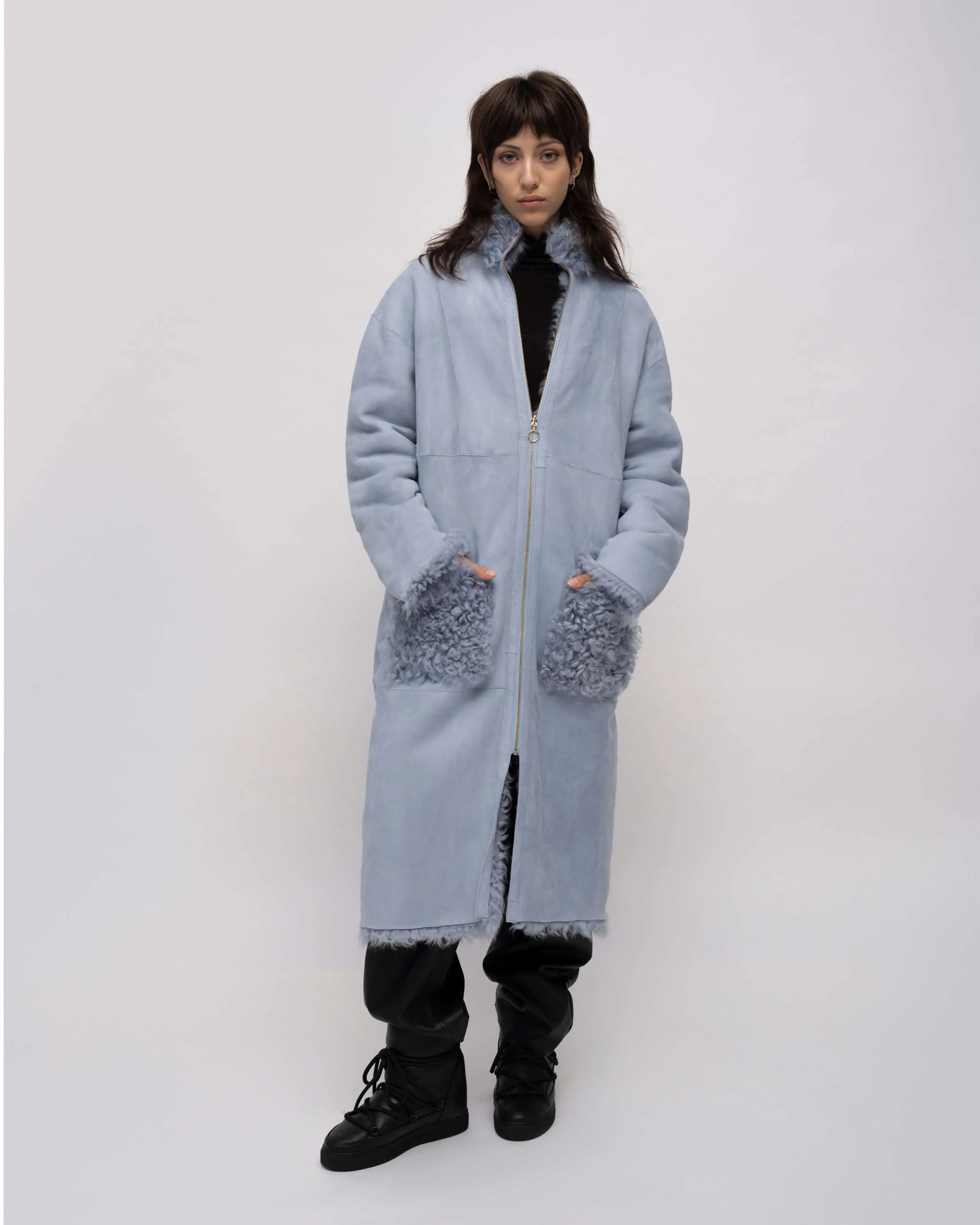  INUIKII Shearling Coat Blue 