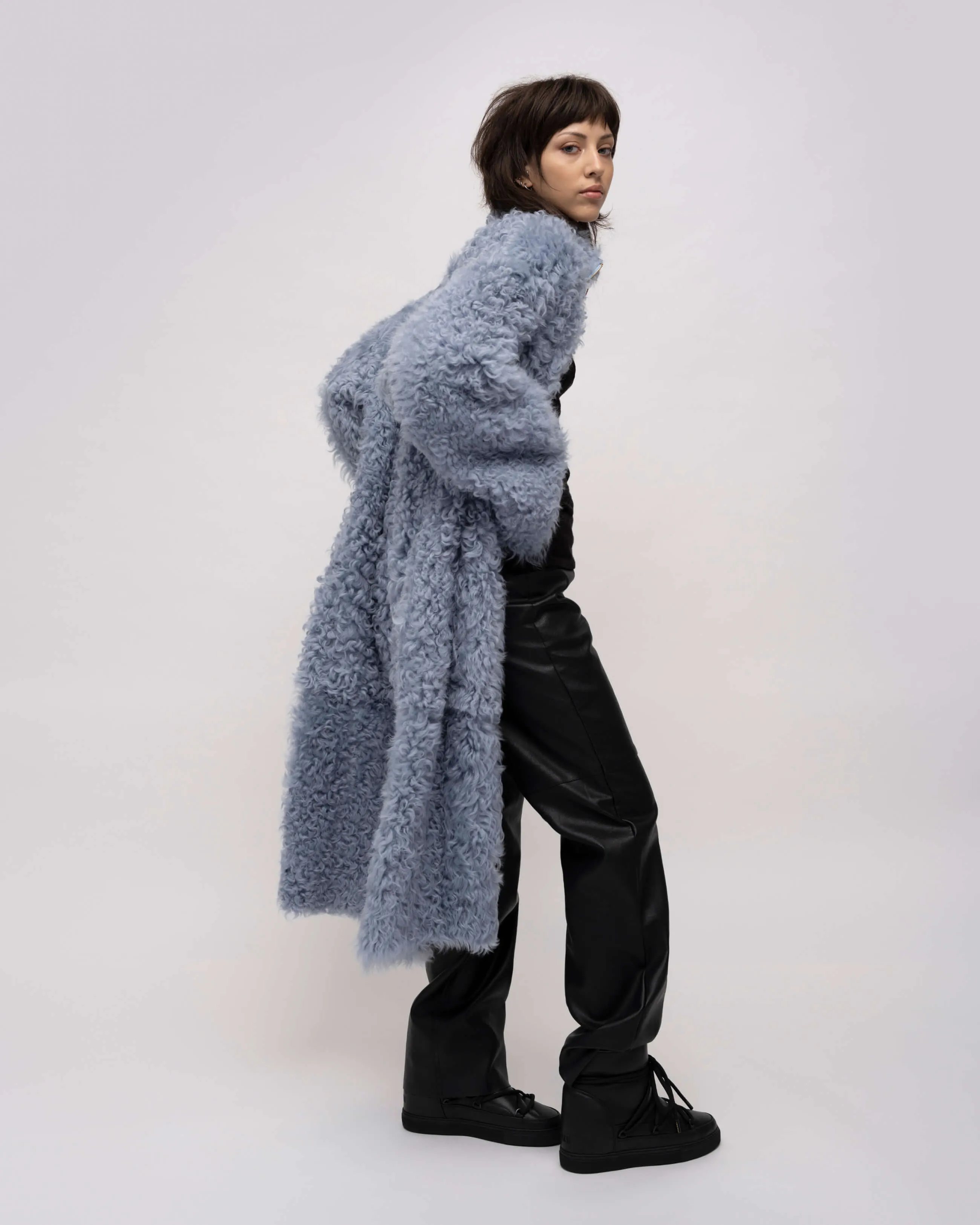  INUIKII Shearling Coat Blue 