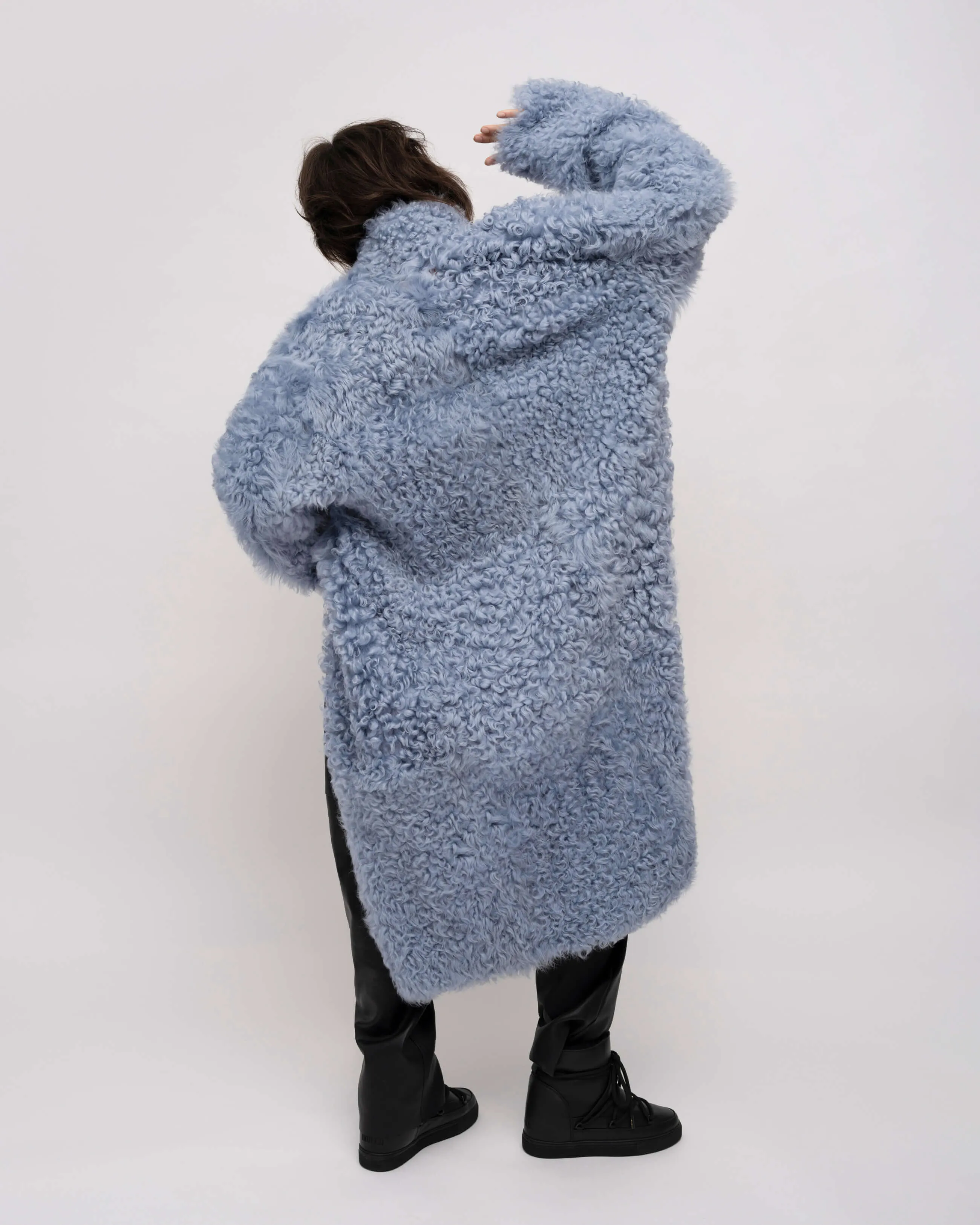  INUIKII Shearling Coat Blue 