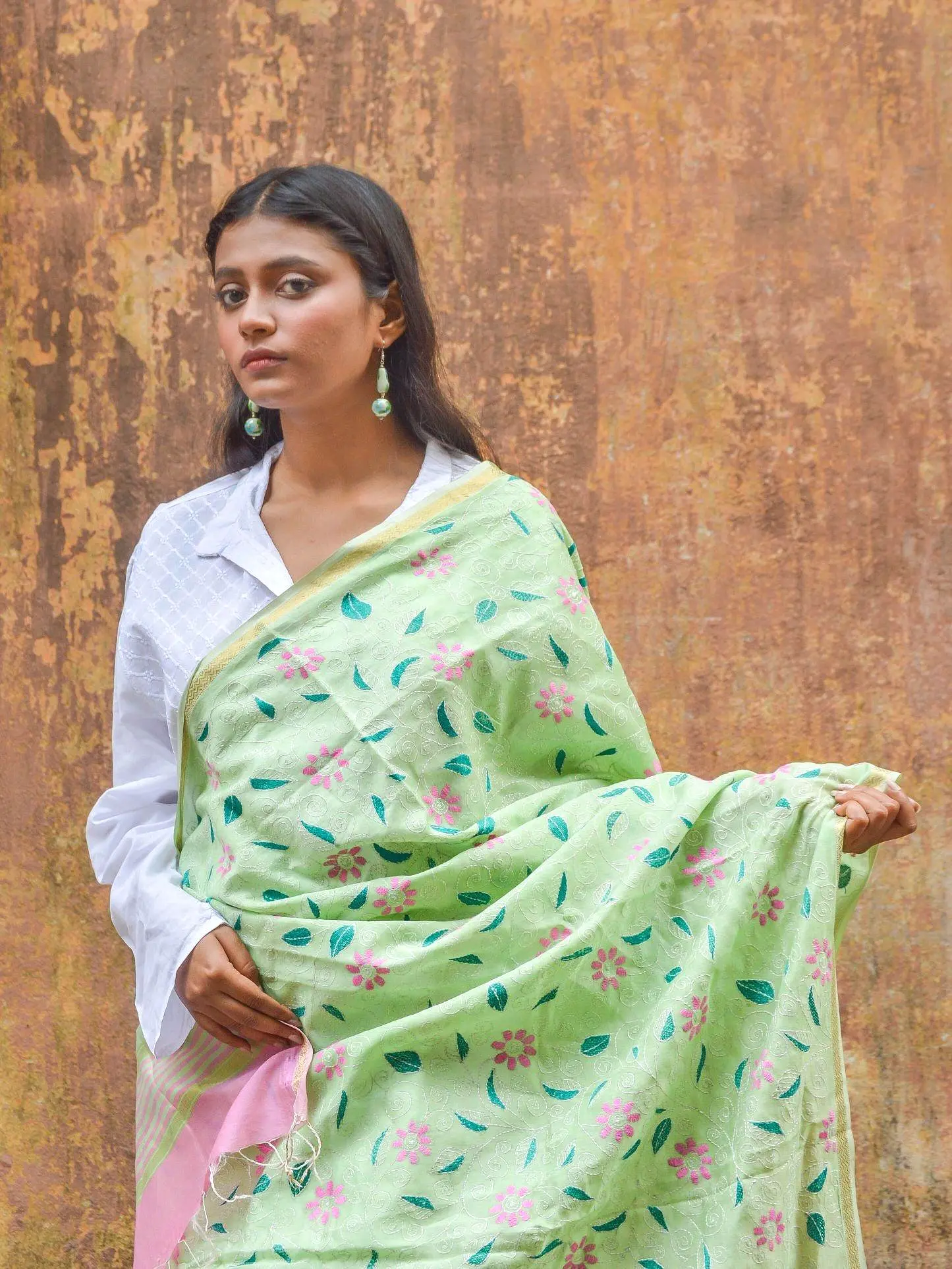 Kaisori Maheswari Kantha dupatta - Tillotoma